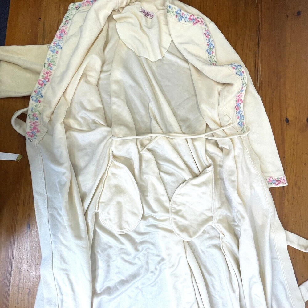 Vtg Evelyn Pearson Lounge Robe Women M Ivory Embroidered Trim Soft 44" Wide Back - Picture 7 of 11